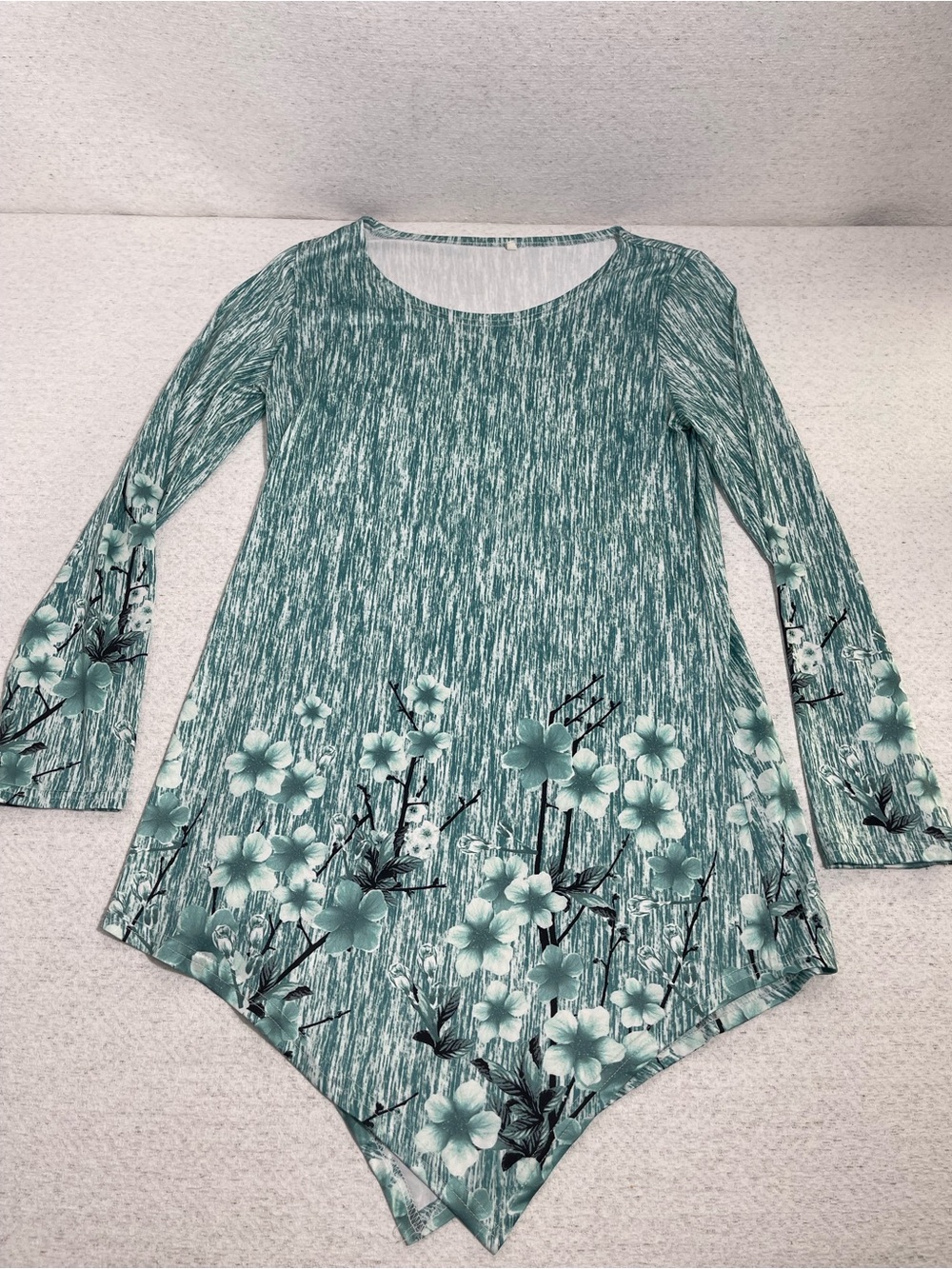 Women’s Green Floral Scoop Neck Long Sleeve Pullover Tunic Top Sz M. SKU#0552